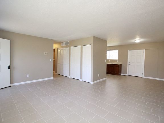 4th image of 50 N Meadow Dr