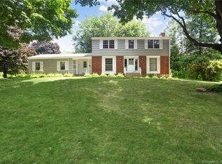 5 Barnswallow Dr, Trumbull, CT 06611