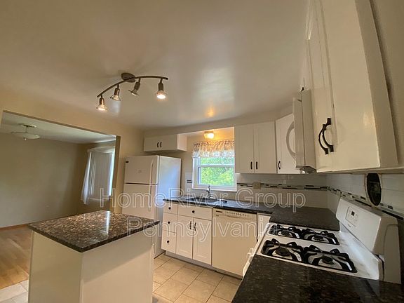 5th image of 1234 Grouse Dr