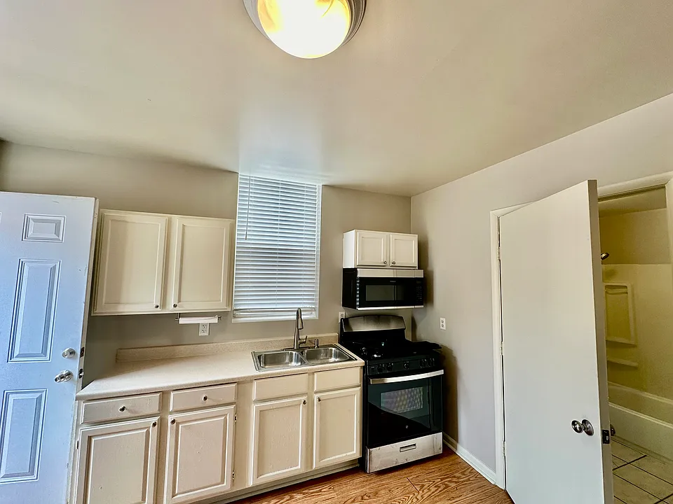 5200 Hunter Ave #1