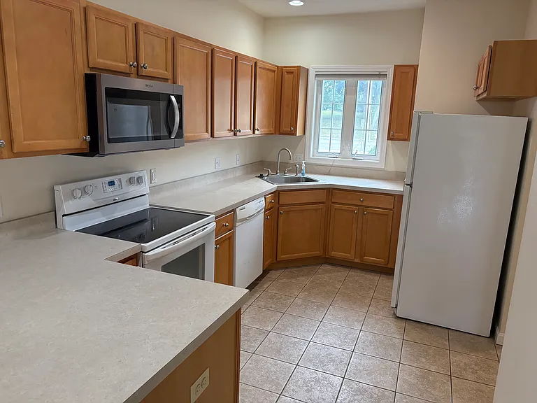 42 N Main St #A — Photo 8