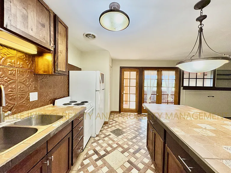 2819 N Woodland Ave #2 — Photo 9