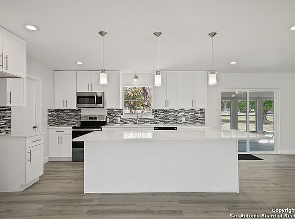3rd image of 2161 Blue Bird Ln
