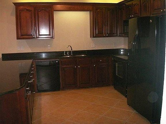 3rd image of 451 Lakeland Dr