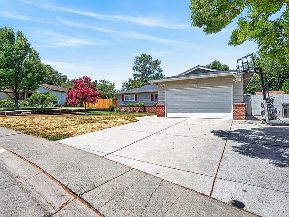 4th image of 5225 Columbine Way