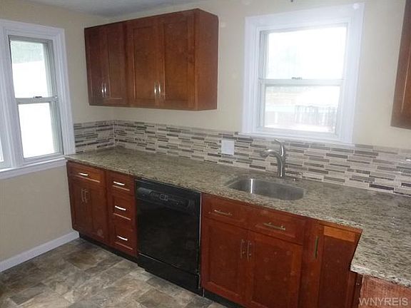 2nd image of 786 Cleveland Dr