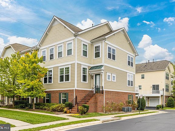 4th image of 131 Anthem Ave