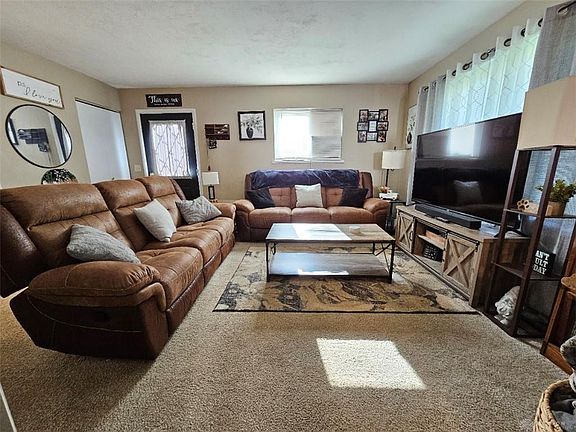 4th image of 355 Sweetman St
