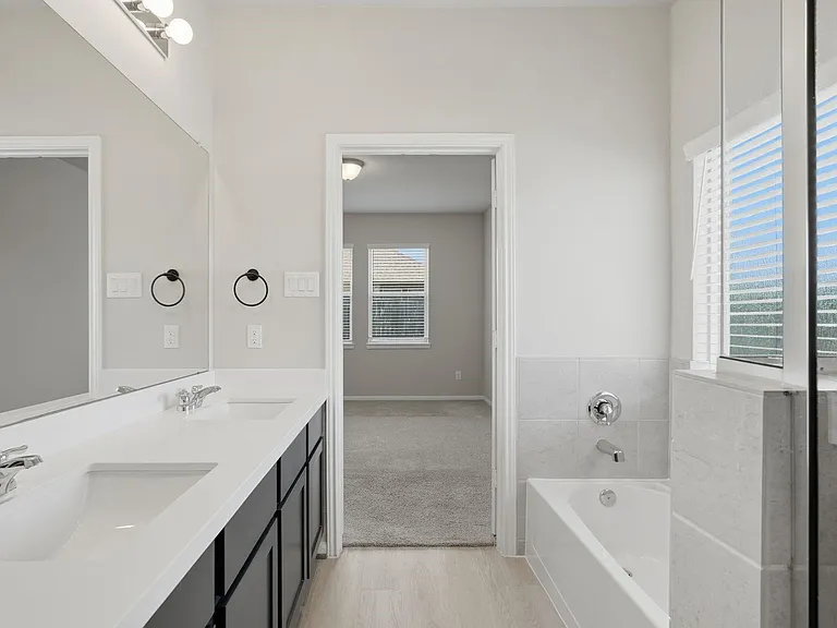 10406 Milford Woods Ln — Photo 28