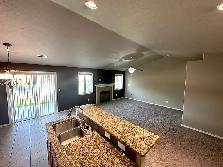 2663 Torrey Pines Way — Photo 4