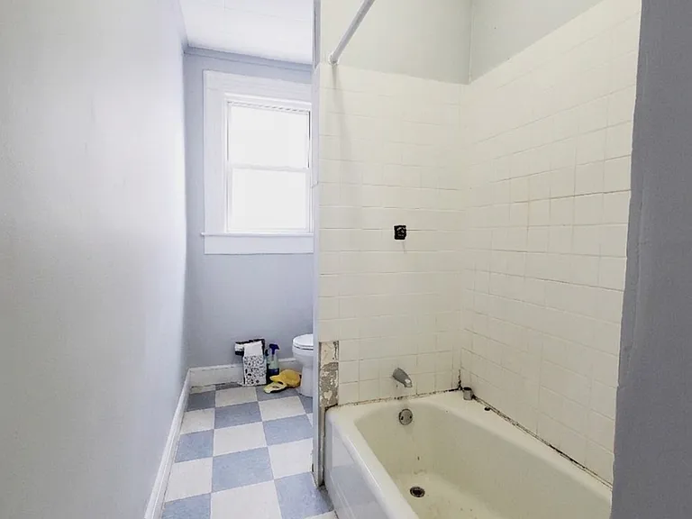 90 Brown Pl #SF — Photo 10