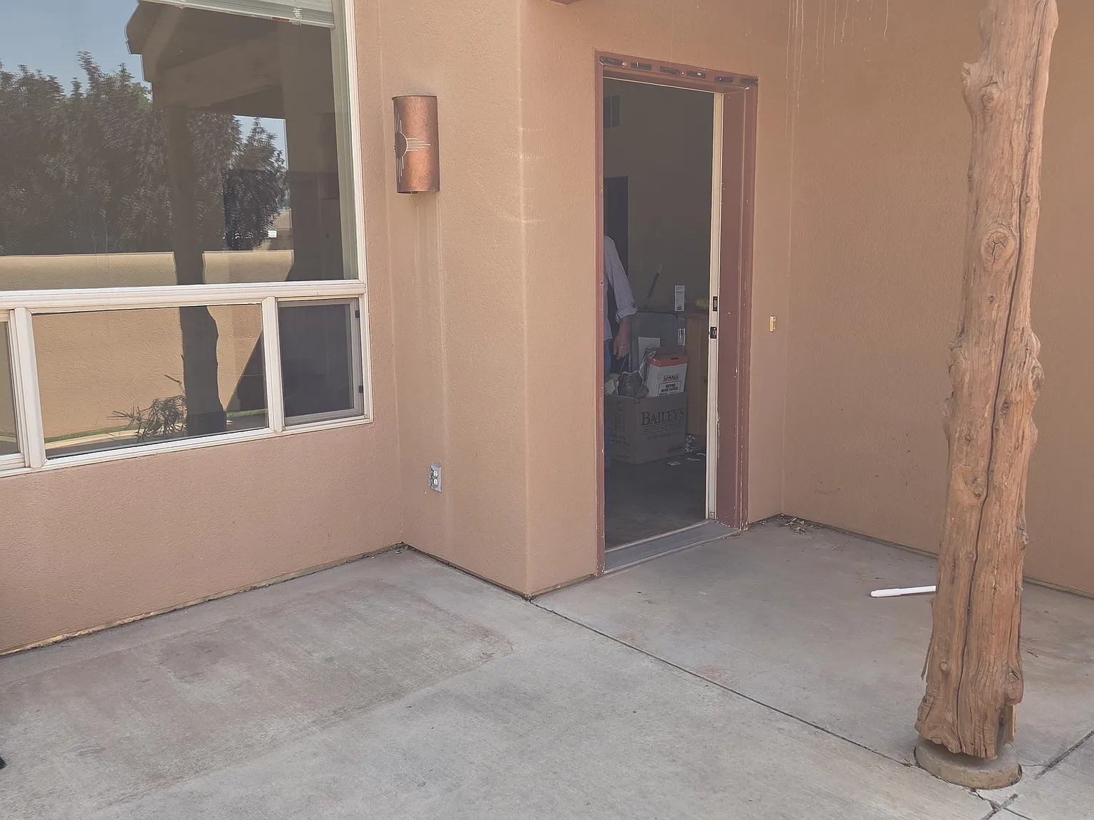 3 bed, 1573 sqft, $2,400 — Photo 2