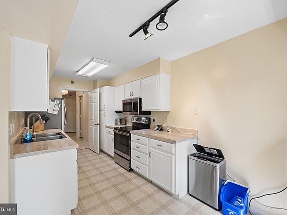 5th image of 14800 Pennfield Cir APT 301