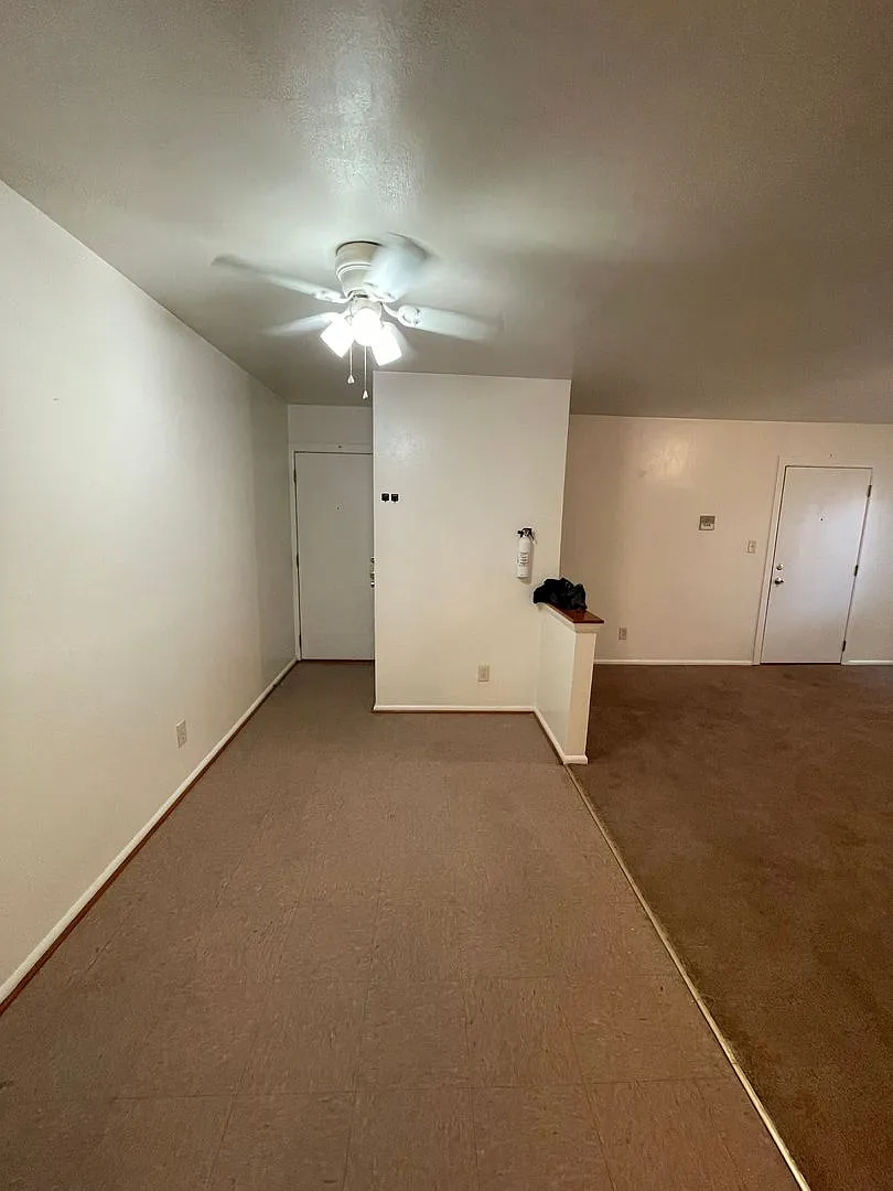 2 Bed 1 Bath — Photo 4