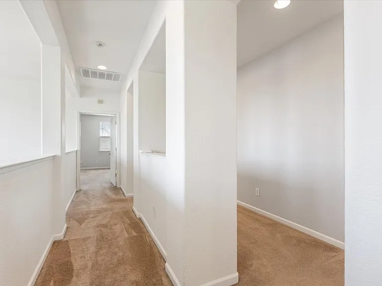5409 Banfield Dr — Photo 15