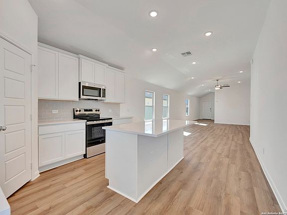 2nd image of 4289 Carlotta Drive