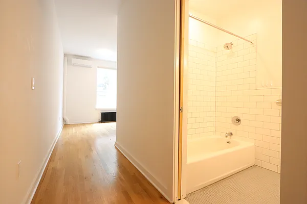 Rented by Nooklyn NYC LLC | media 29
