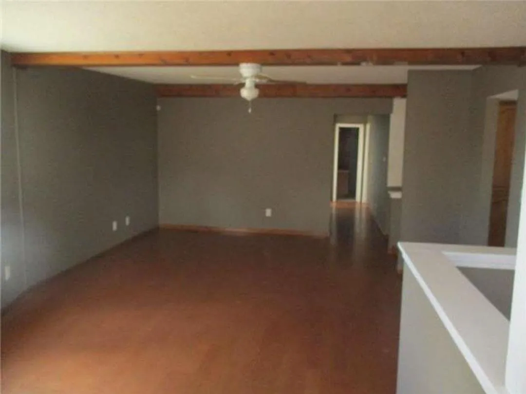 3 bed, 1564 sqft, $2,000 — Photo 3