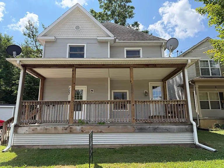 107 W Wilkins St — Photo 1