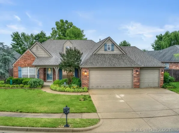 12527 S Ash Ave, Jenks, OK 74037