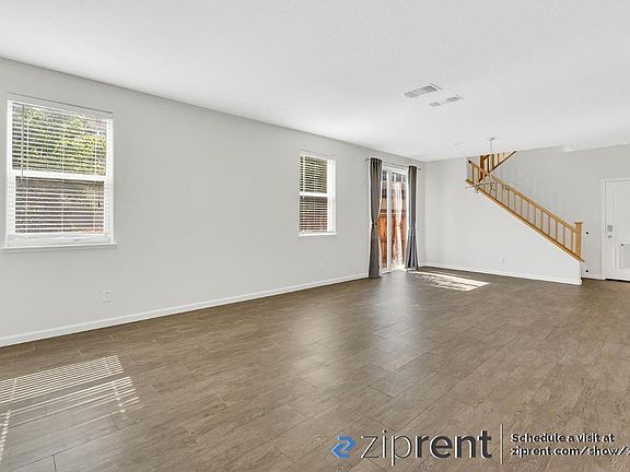 4th image of 3207 Paumanok Way