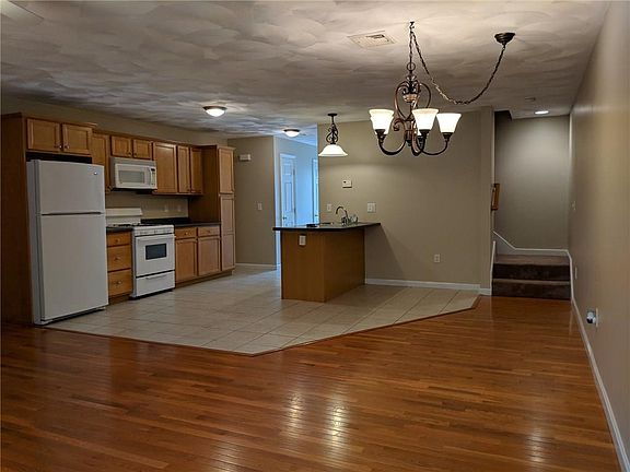 2nd image of 120 Rocky Brook Way