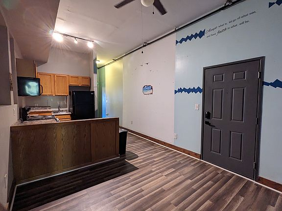 2nd image of 404 W Broad St APT 201