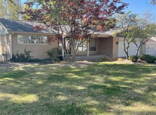 800 25th Ave, Silvis, IL 61282