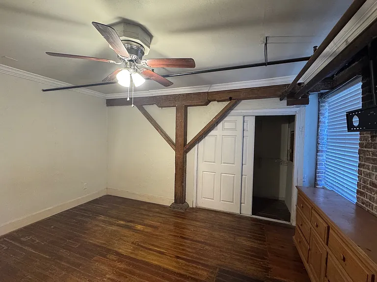 406 N Madison St — Photo 6
