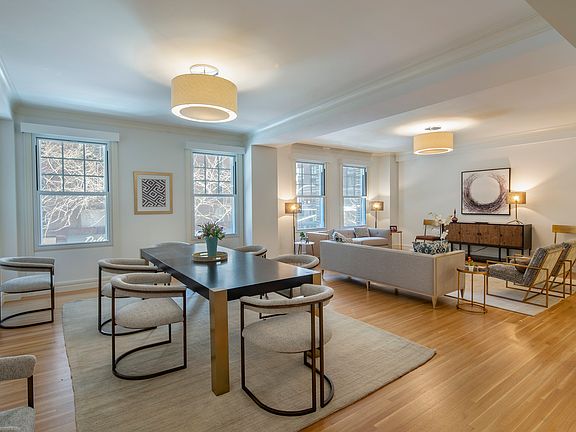 4th image of 150 E 72nd St APT 2N