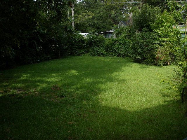1st image of 409 W Roanoke Dr