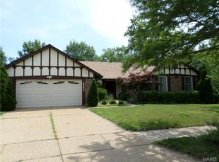 1751 Tralee Ln, Ballwin, MO 63021