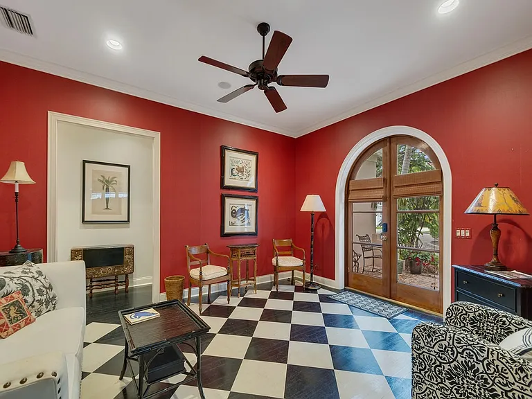 2646 Cardinal Dr — Photo 4
