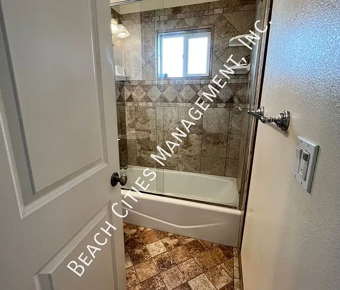 4917 Daisy Ave — Photo 10