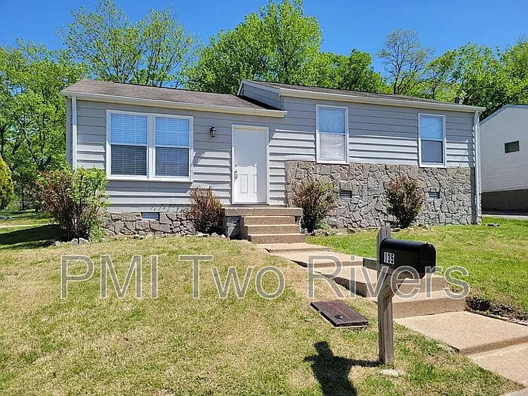 135 Brenda Ln — Photo 1