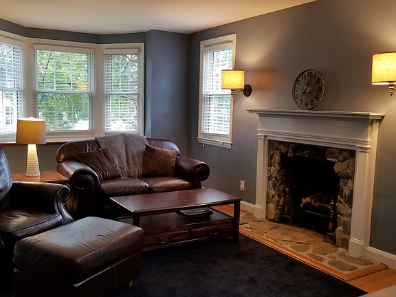 Living room with gas fireplace
