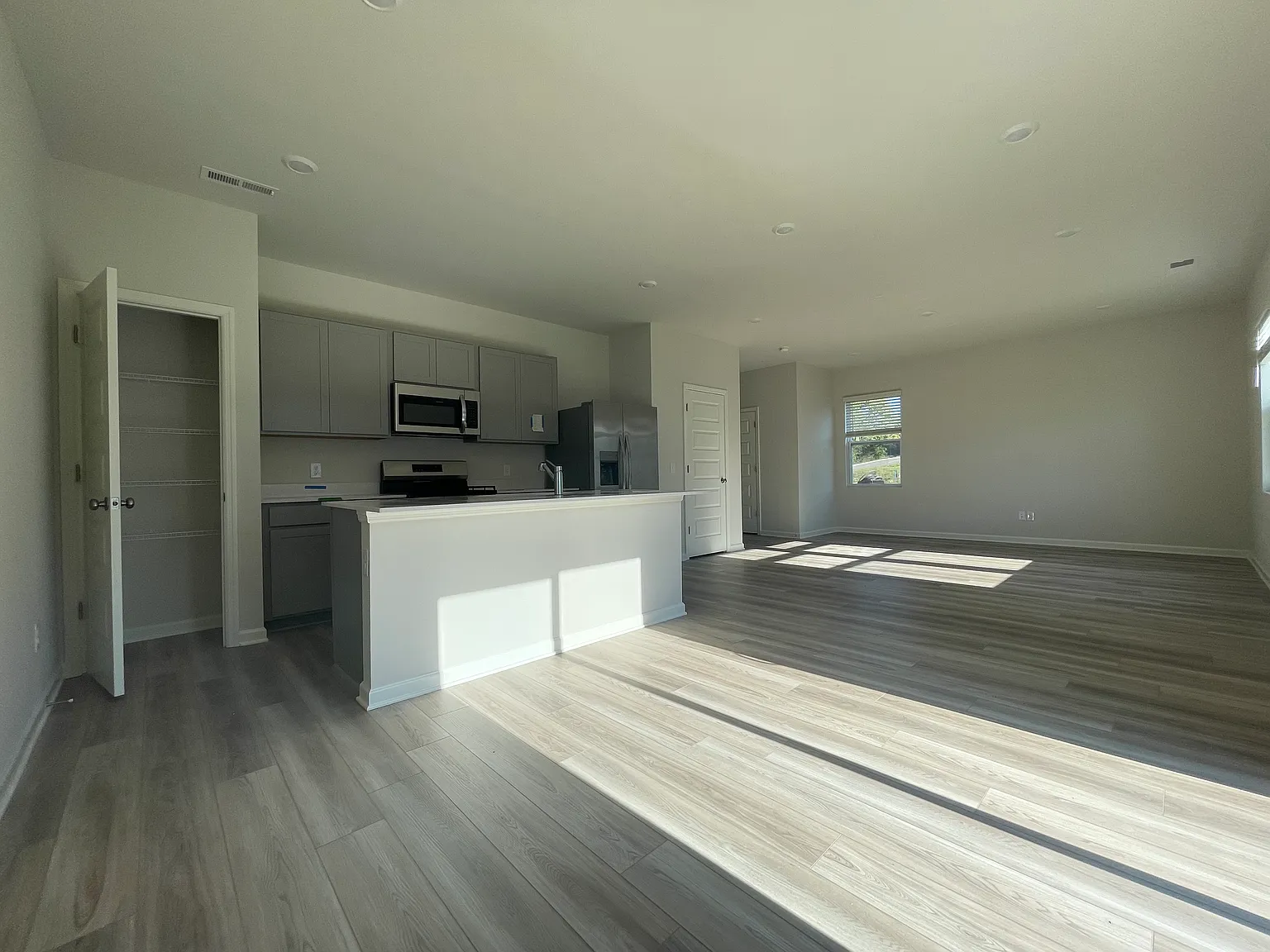 3034 Drumwright Way — Photo 4