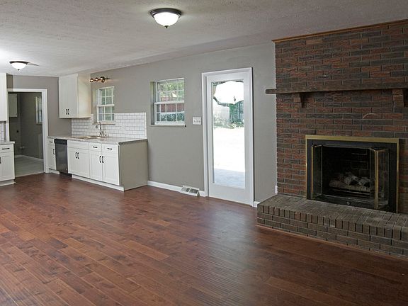 3rd image of 3913 Edina Dr