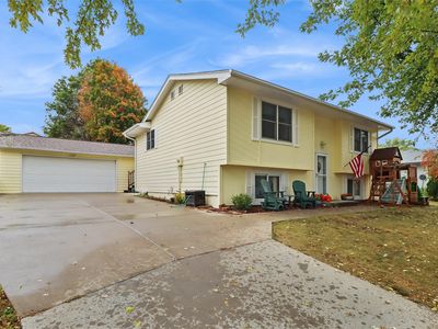 511 Lakeview Dr, Van Meter, IA, 50261