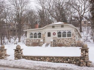 749 Shabbona Dr, Fontana, WI 53125