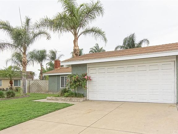 3rd image of 2944 S Plainfield Pl