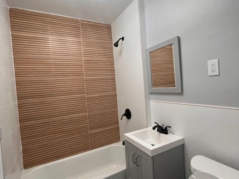 122 Corbin Ave #404 — Photo 4
