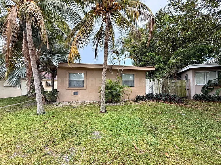 380 Kingsbridge St — Photo 20