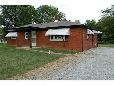 7352 N 500 W photo 1