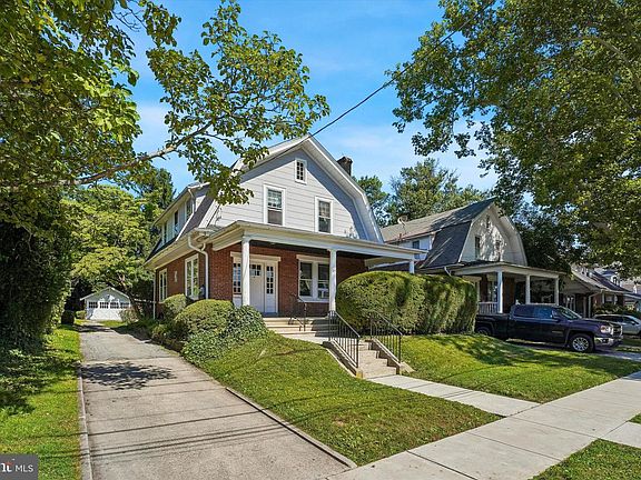 2nd image of 27 N Prospect Ave W