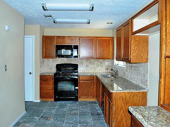 4th image of 14111 Galvani Dr