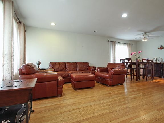 Living Room / Dining Room