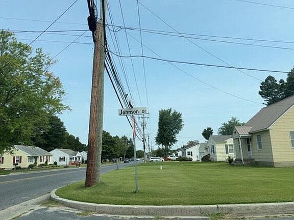 3rd image of 121 Johnson Dr