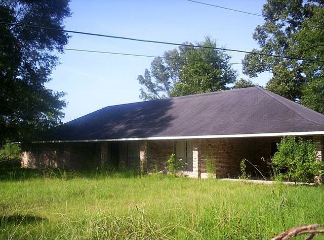 2nd image of 30050 N Range Rd