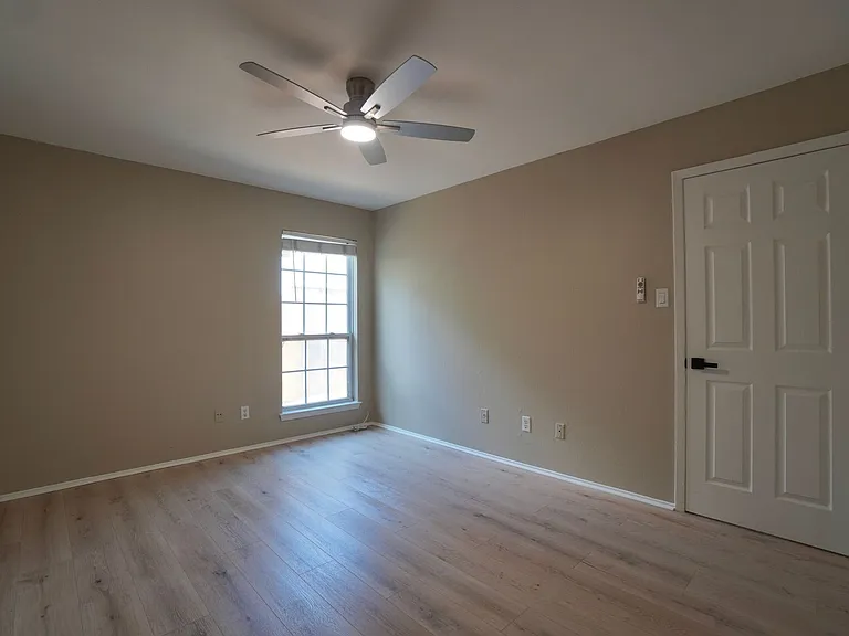 508 Greenlawn Blvd — Photo 14